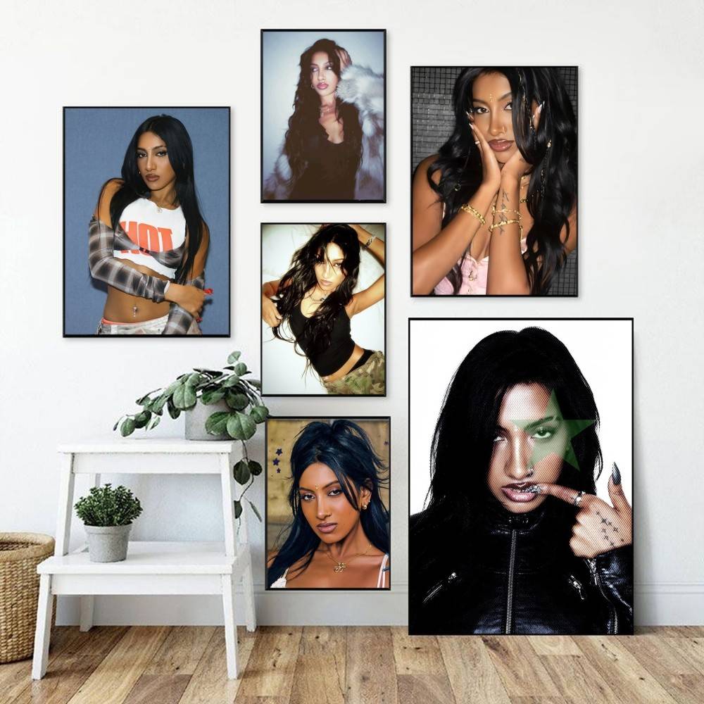 Lara K-KATSEYE Poster Perfect  - Home Cinema Wallpaper recensione e prezzo
